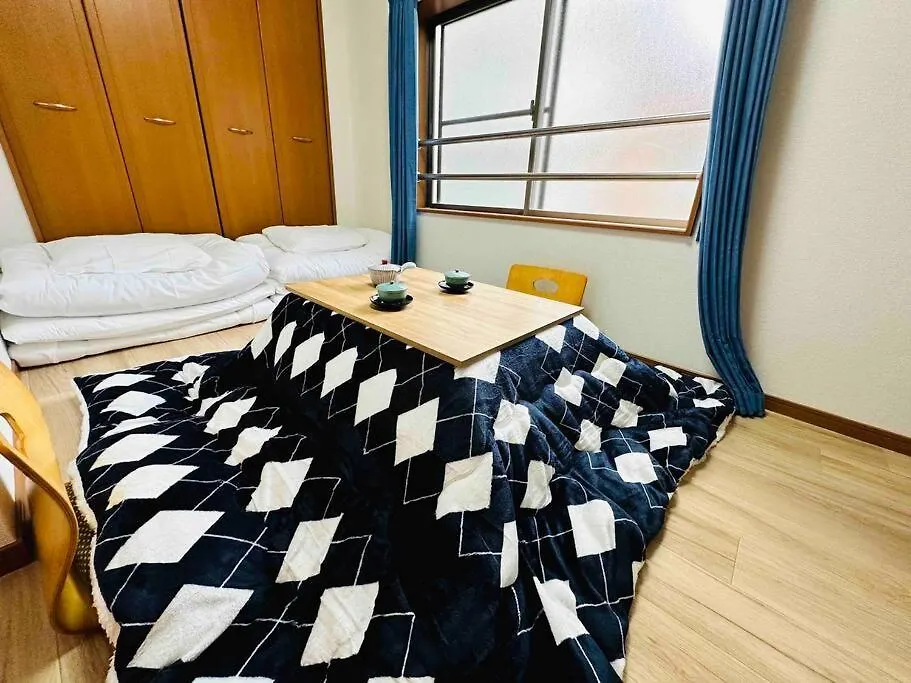 Appartement 3-2,黒門市場まで30秒!の激近道頓堀徒歩6分!難波駅徒歩7分!通天閣徒歩9分!人気観光エリアへもすぐ! Osaka